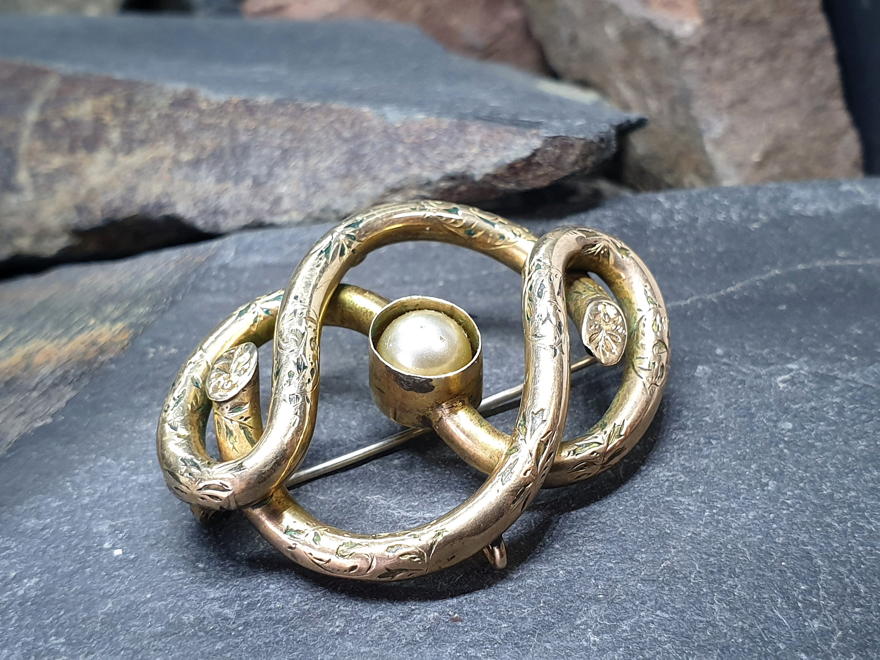 Antique 9ct Rolled Gold Infinity Lovers Knot with Pearl  - 6.6g
