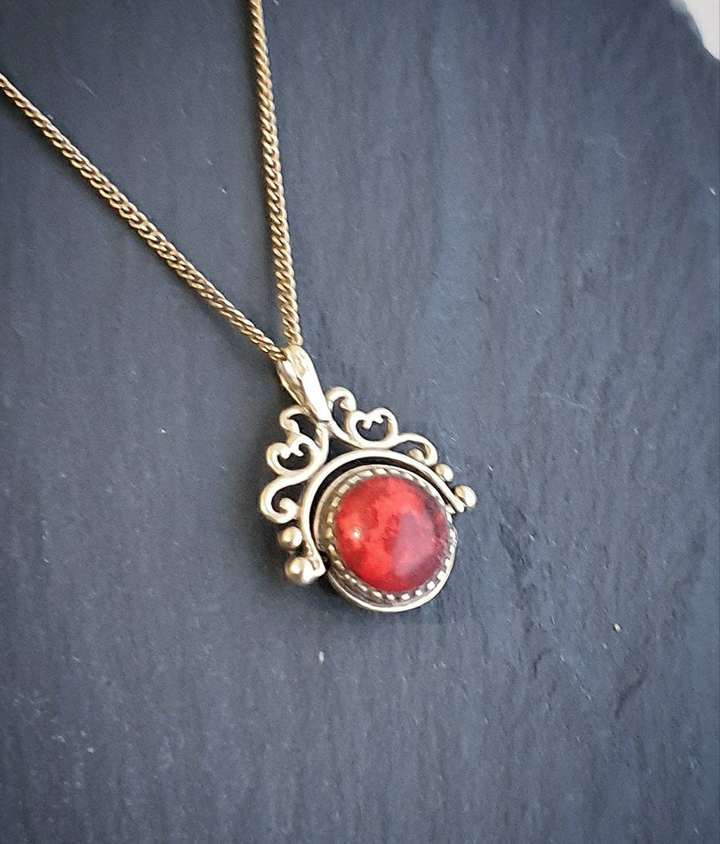 Vintage 9ct GOLD Spinner Watch Fob Pendant - Onyx & Carnelian - 3g