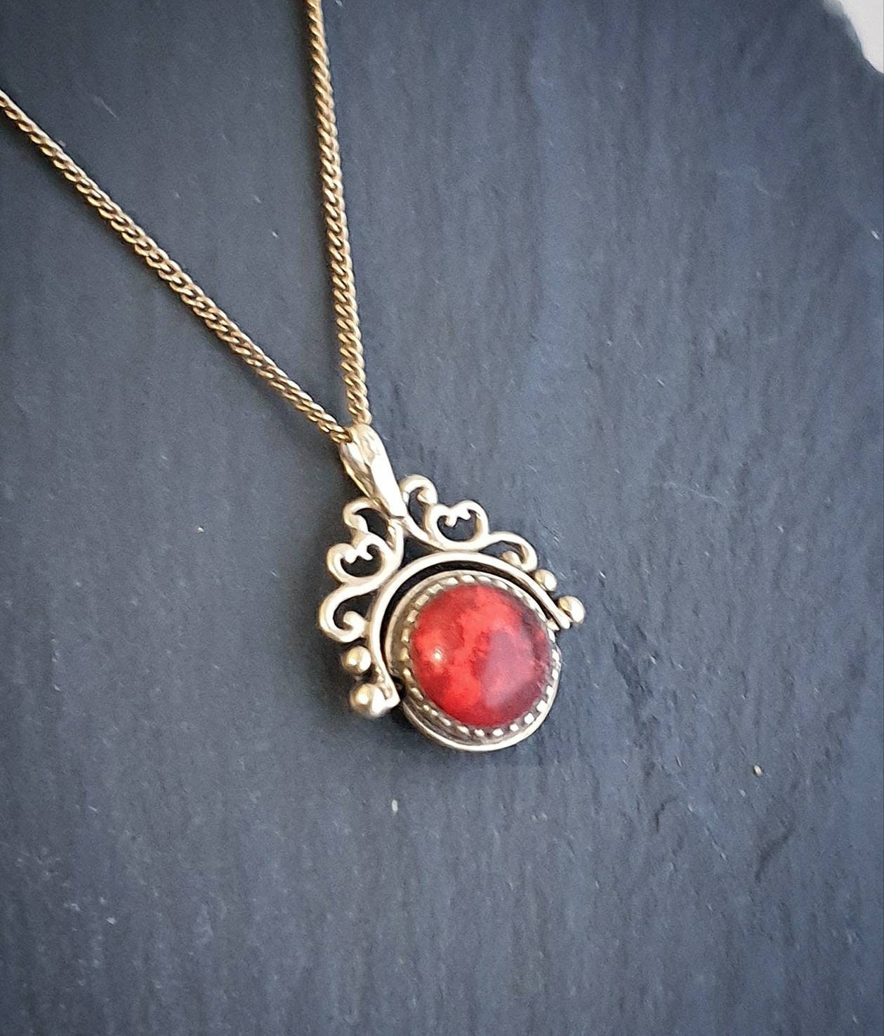 Vintage 9ct GOLD Spinner Watch Fob Pendant - Onyx & Carnelian - 3g