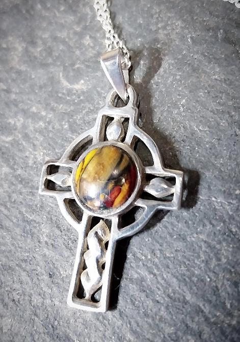 Heathergems CELTIC CROSS Pendant Necklace - Sterling Silver on 18" Chain - 3.4g